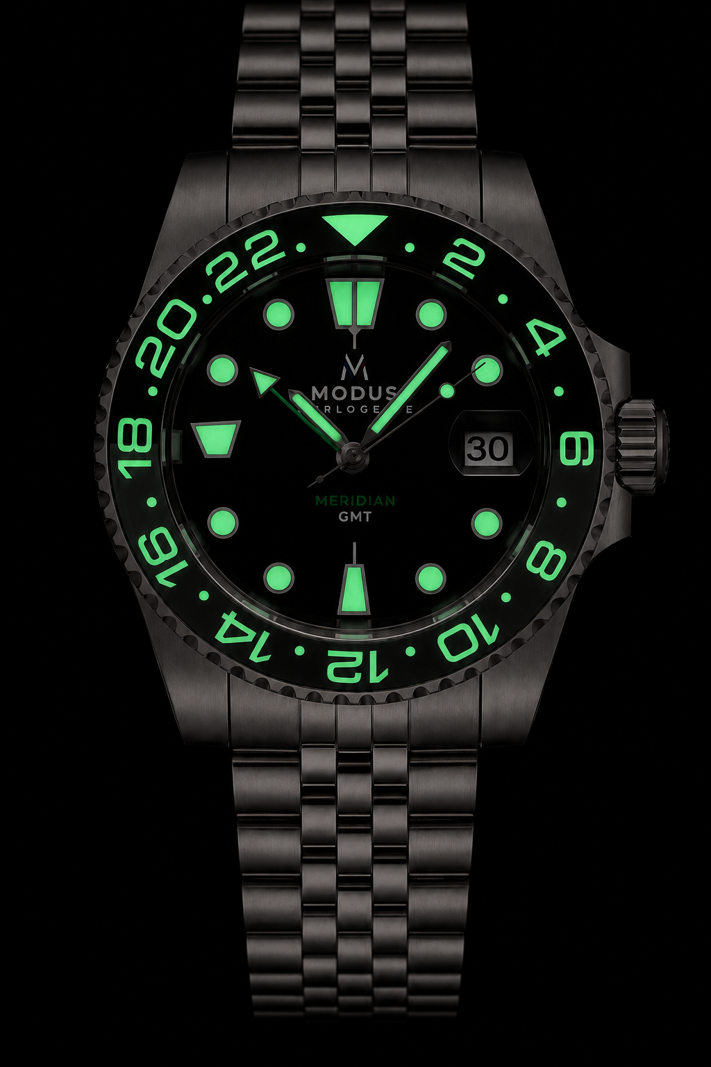 MERIDIAN-06 Noir, montre automatique GMT acier, lunette noire, aiguille 24 h verte — Modus Horlogerie